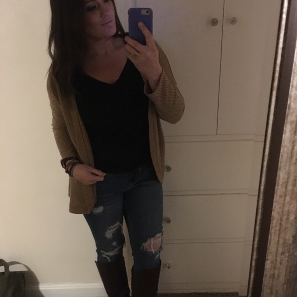 Meet your Posher, Holly - Picture 2 of 3